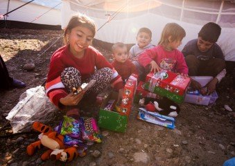 Alda and her siblings were all smiles when they opened their shoeboxes