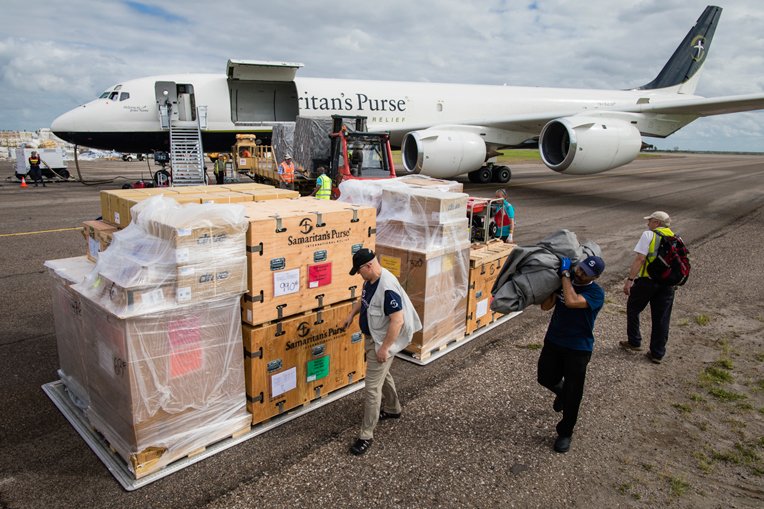 Samaritan’s Purse is setting up an Emergency Field Hospital in Buzi, Mozambique, where Cyclone Idai caused severe damage and injury. In this photo, materials for the hospital are being unloaded off our DC-8 in Beira.