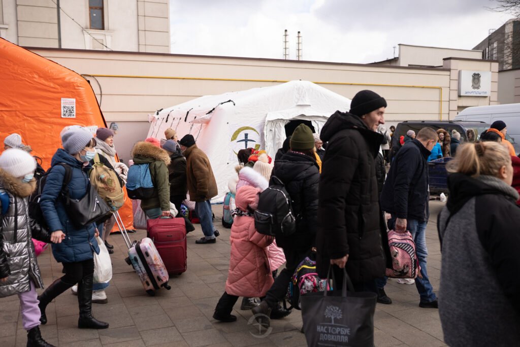 On March 8, our team began setting up a Medical Stabilisation Point near a train station in Lviv where tens of thousands of weary travelers are passing through the gates each day, many with pressing medical issues.