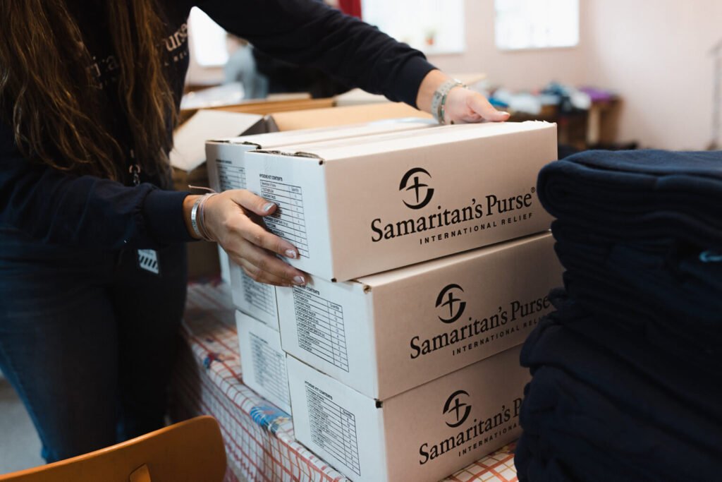 Samaritan’s Purse teams and our local church partners are distributing food, hygiene, kits, clothing, and other items desperately needed by those fleeing violence in Ukraine.
