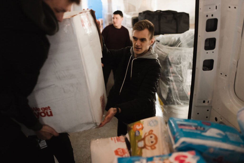 Samaritan’s Purse staff are helping to procure and transport large quantities of food and other essential items for families displaced by conflict in Ukraine.