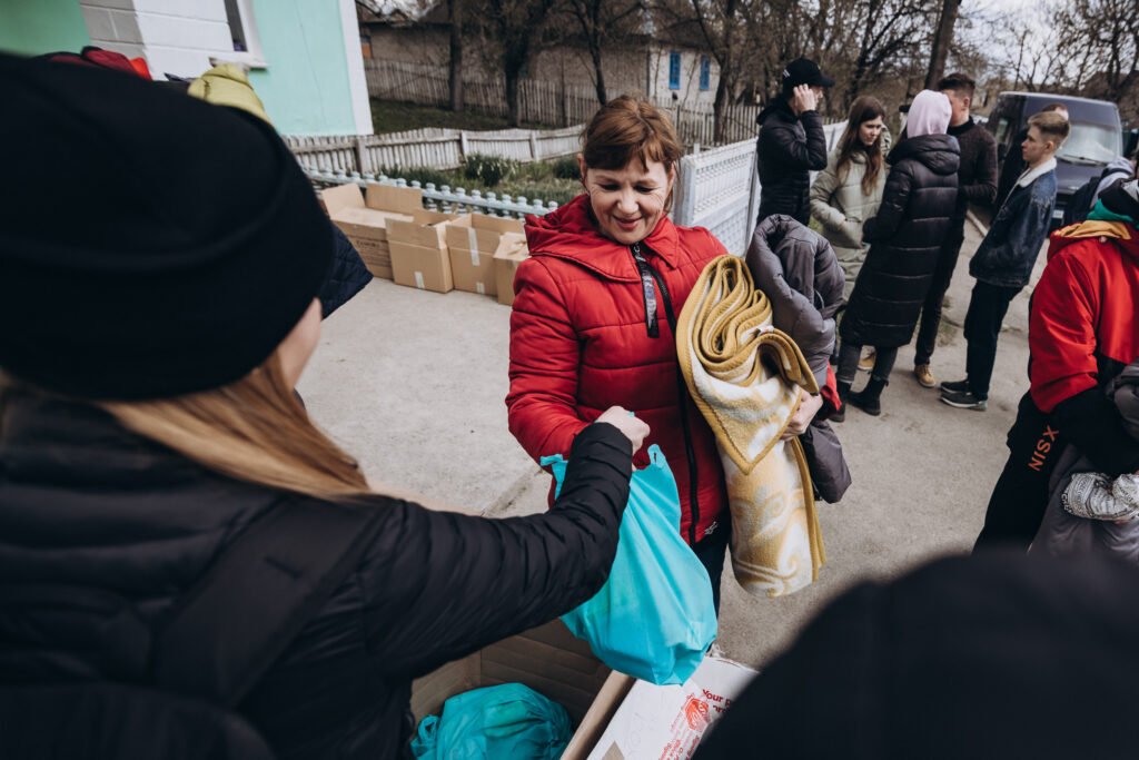 Our network of partners across Ukraine continue to deliver emergency food and supplies to people in need, right up to the front lines of the conflict.