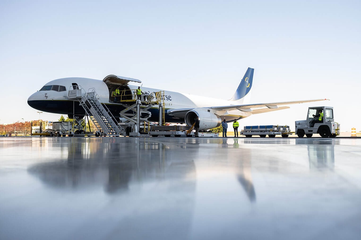 The afternoon before takeoff, Samaritan’s Purse 757 aircraft was loaded with 22 tonnes of relief supplies to aid hurricane survivors in Acapulco, Mexico.